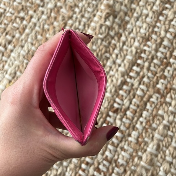 Tory Burch Robinson credit card holder in pink - Picture 6 of 6